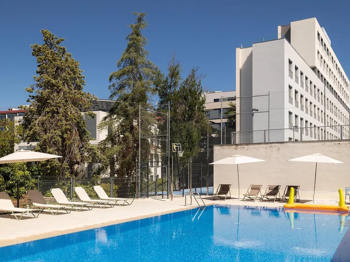 Private room for rent for €1,915 per month in Madrid, Paseo de Juan XXIII