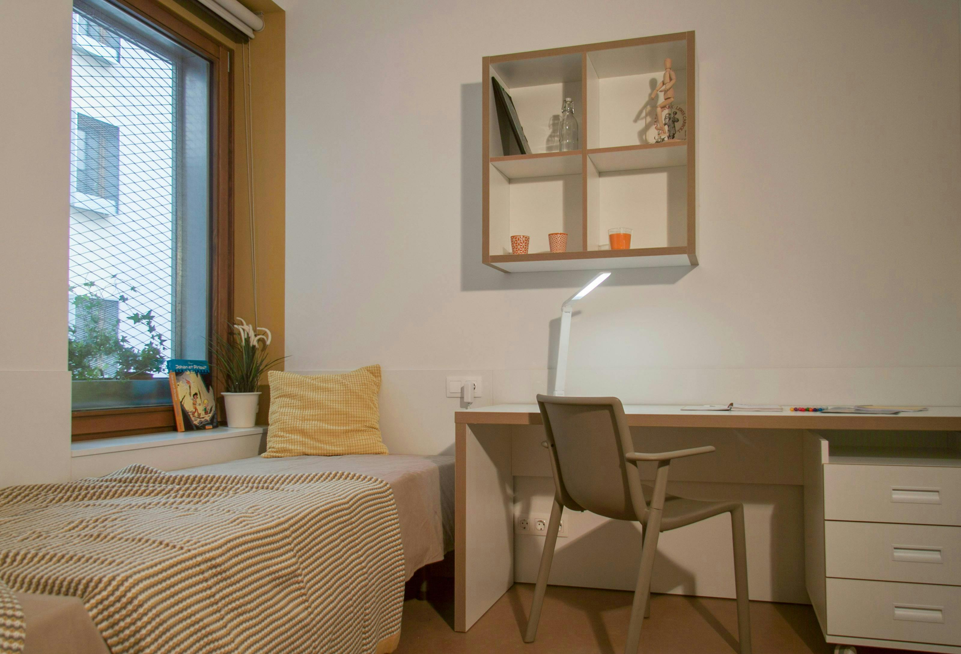 Habitación compartida en alquiler por 825 € al mes en Barcelona, Plaça de les Caramelles