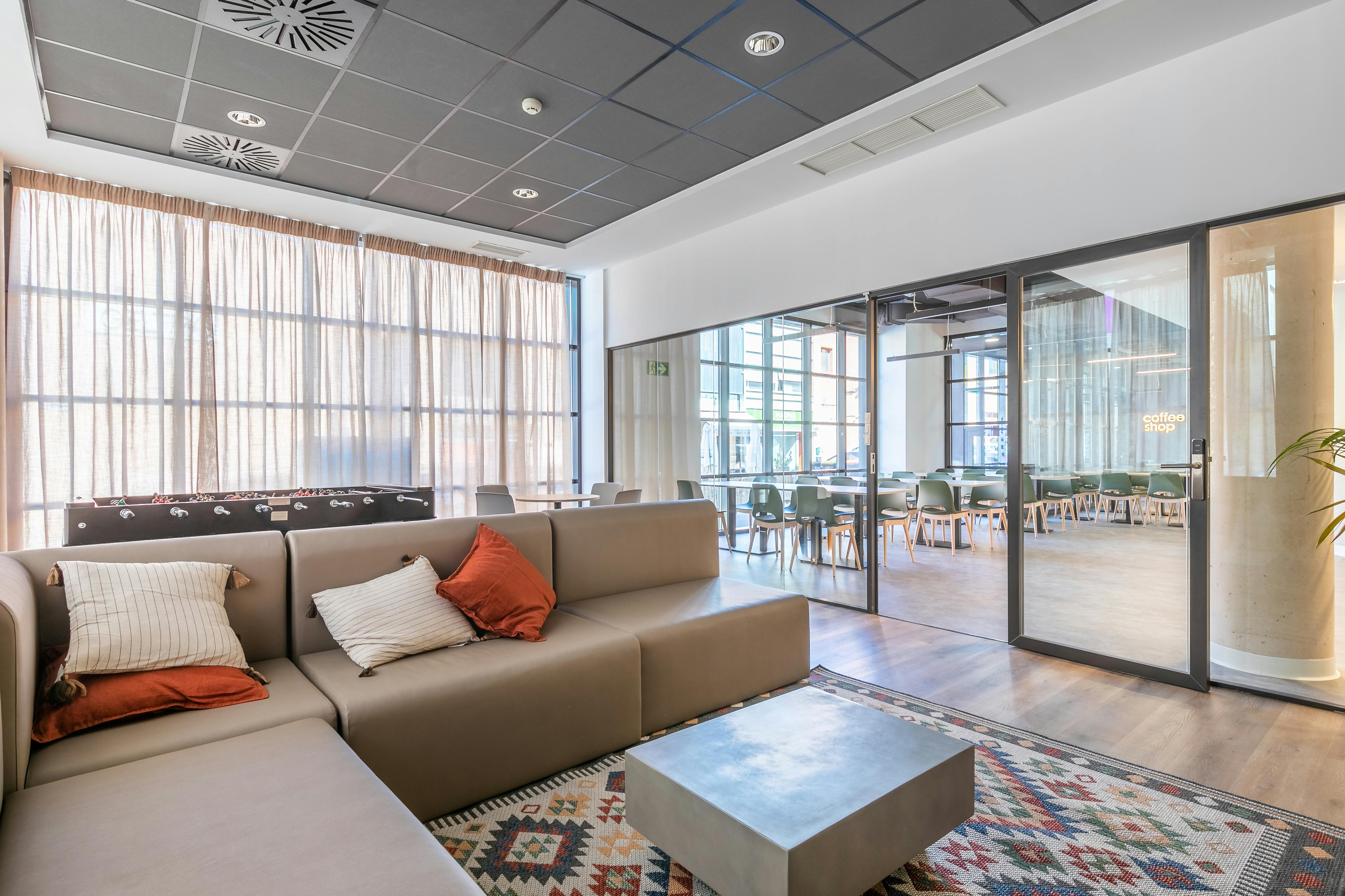 Private room for rent for €799 per month in Madrid, Calle de Manuel Tovar