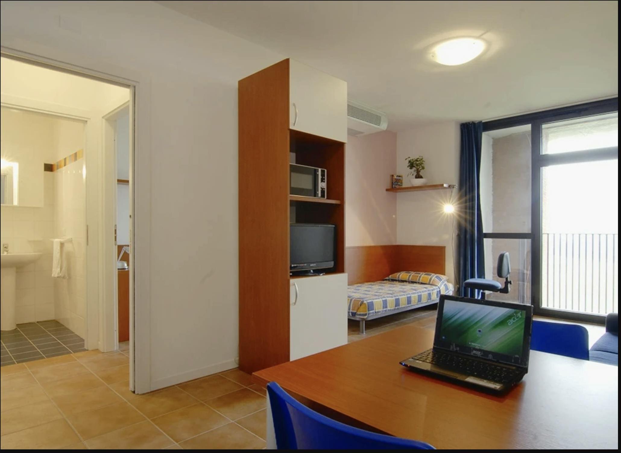 大楼 正在以 €1,050 的月租出租，其位于 Parma, Via Bruno Schreiber