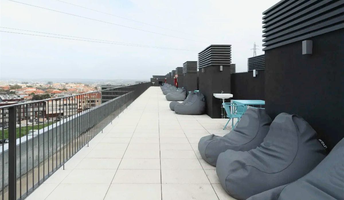 Studio for rent for €735 per month in Porto, Estrada da Circunvalação