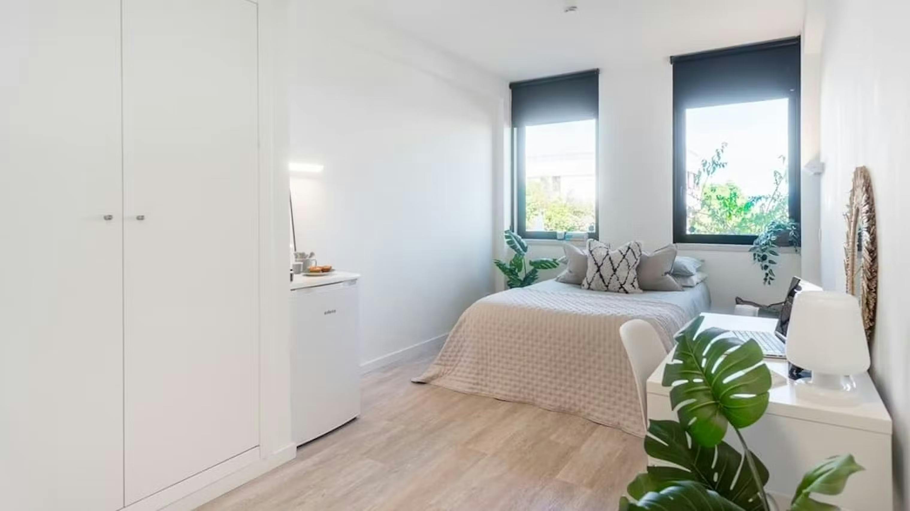 Studio para alugar por € 550 por mês em Estoril, Avenida Condes de Barcelona