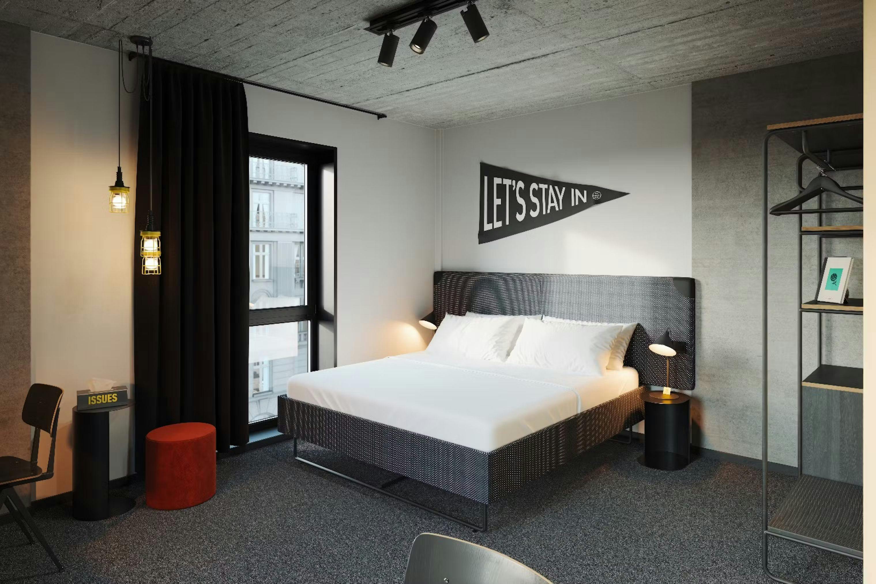 Private room for rent for €775 per month in Porto, Praça de Dom João I