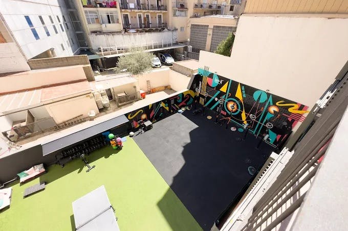 Private room for rent for €1 per month in Barcelona, Carrer de Ferran