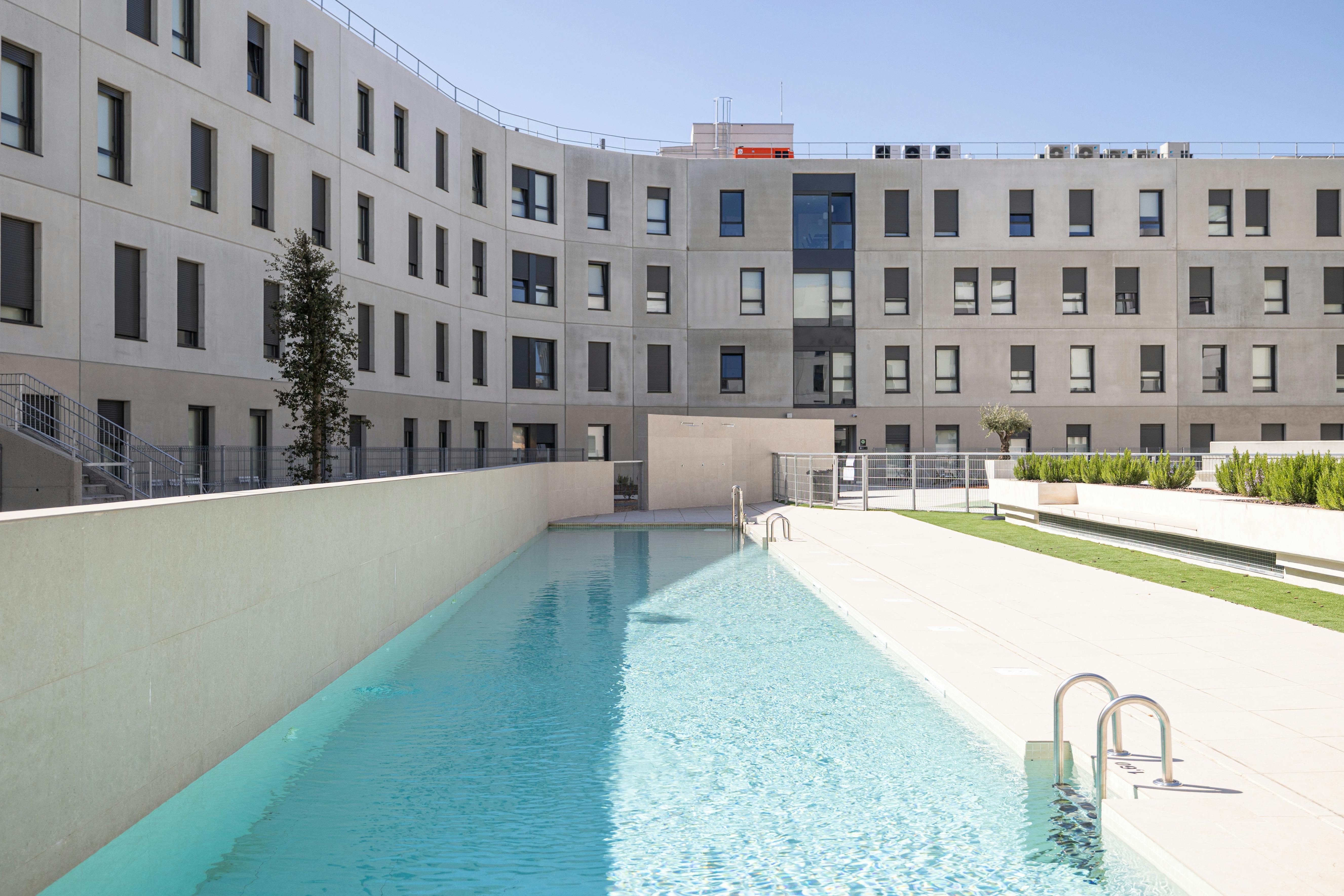 Studio à louer pour 758 €/mois à Salamanca, Calle Fernando Población
