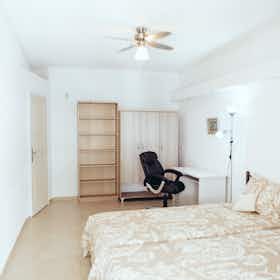 Habitación privada en alquiler por 245 € al mes en Athens, Argiropoulou