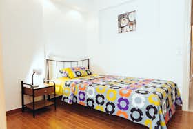 私人房间 正在以 €225 的月租出租，其位于 Athens, Argiropoulou
