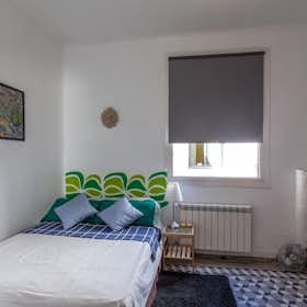 Private room for rent for €600 per month in Madrid, Calle Concepción Jerónima