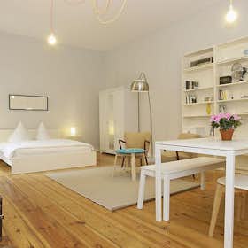 Apartment for rent for €1,550 per month in Berlin, Greifenhagener Straße