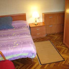 Private room for rent for €345 per month in Salamanca, Avenida de los Maristas