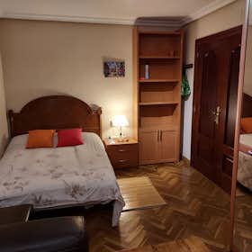 Private room for rent for €435 per month in Salamanca, Avenida de los Maristas