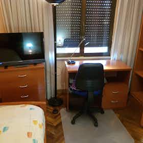 Отдельная комната сдается в аренду за 320 € в месяц в Salamanca, Avenida de los Maristas