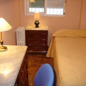 Private room for rent for €255 per month in Salamanca, Avenida de los Maristas