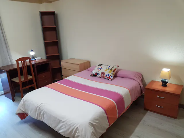 Private room in Calle Asturias, Salamanca (495492) room image 1