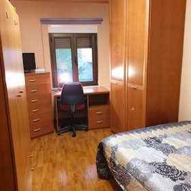 Private room for rent for €330 per month in Salamanca, Paseo de San Vicente