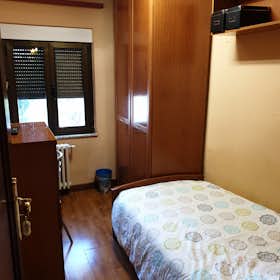 Private room for rent for €285 per month in Salamanca, Paseo de San Vicente