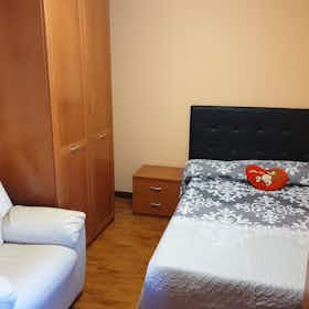 Отдельная комната сдается в аренду за 330 € в месяц в Salamanca, Paseo de San Vicente