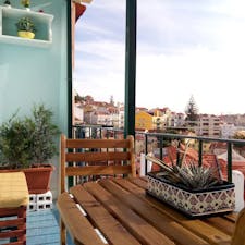 Apartment for rent for €1,350 per month in Lisbon, Largo das Olarias