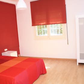 Private room for rent for €600 per month in Barcelona, Avinguda de la Riera de Cassoles