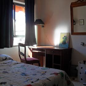 Private room for rent for €310 per month in Murcia, Plaza Santa Eulalia