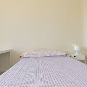 Private room for rent for €460 per month in Granada, Avenida de la Constitución