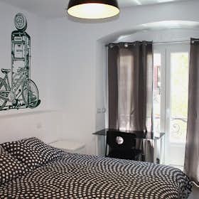 Private room for rent for €785 per month in Madrid, Calle del Arenal