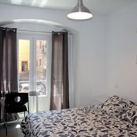 Private room for rent for €785 per month in Madrid, Calle del Arenal