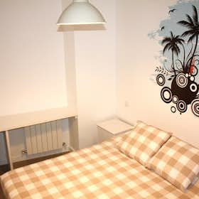 Private room for rent for €735 per month in Madrid, Calle del Arenal