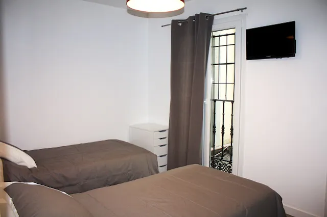 Private room in Calle del Arenal, Madrid (501676) room image 1