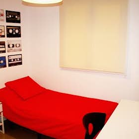 Private room for rent for €675 per month in Madrid, Calle del Arenal