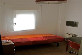 Private room for rent for €610 per month in Madrid, Ronda de Segovia