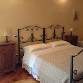 Privé kamer te huur voor € 1.450 per maand in Perugia, Via Cartolari
