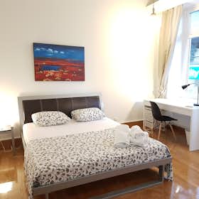 Private room for rent for €410 per month in Athens, Iakinthou
