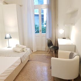 Private room for rent for €380 per month in Athens, Iakinthou