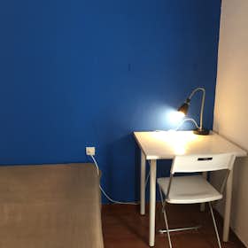 Private room for rent for €490 per month in Barcelona, Carrer del Robí