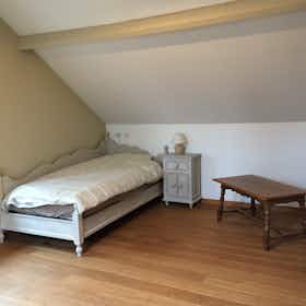 Private room for rent for €350 per month in Ternat, Dr. Em. De Croesstraat
