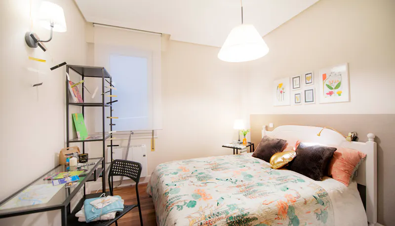 Private room in Castaños Kalea, Bilbao 1