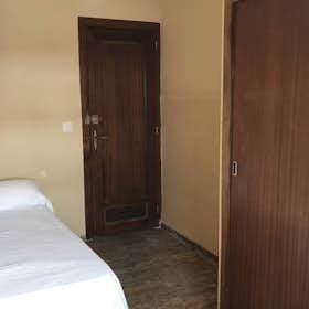 Private room for rent for €305 per month in Córdoba, Calle Doctor Barraquer