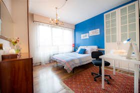 Private room for rent for €515 per month in Bilbao, Amadeo Deprit Kalea