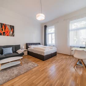 Studio for rent for €1,408 per month in Vienna, Stuwerstraße
