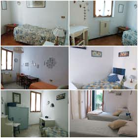 Cameră privată de închiriat pentru 500 EUR pe lună în Siena, Via Vallerozzi