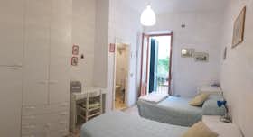 Отдельная комната сдается в аренду за 600 € в месяц в Siena, Via Vallerozzi
