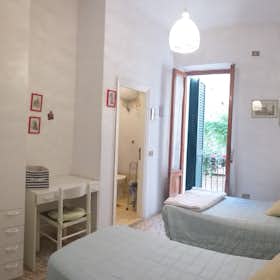 Private room for rent for €600 per month in Siena, Via Vallerozzi