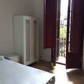Private room for rent for €560 per month in Barcelona, Carrer del Bruc