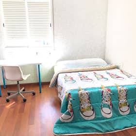 Private room for rent for €310 per month in Córdoba, Plaza de Colón