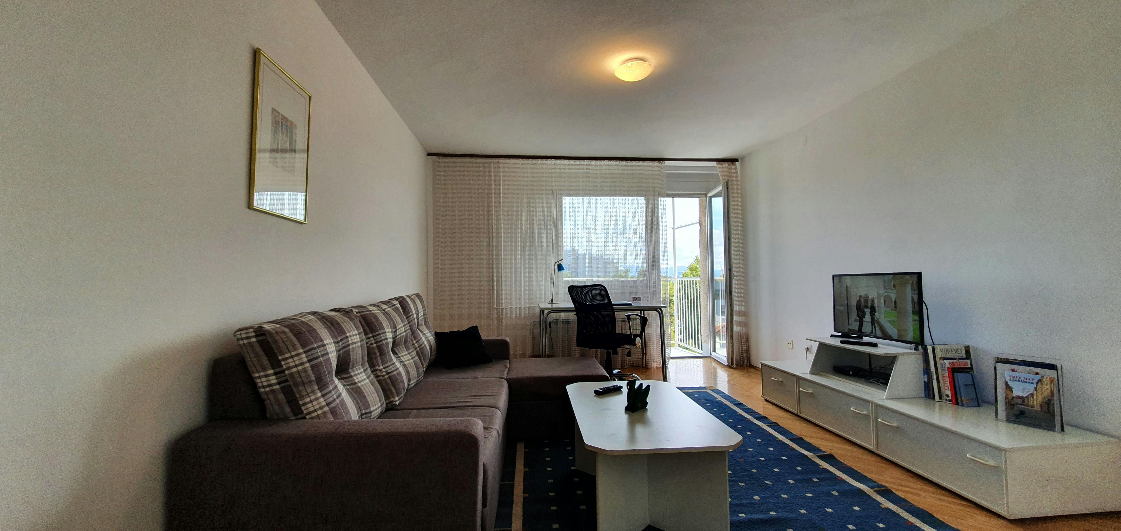 Apartment for rent for €950 per month in Ljubljana, Šarhova ulica