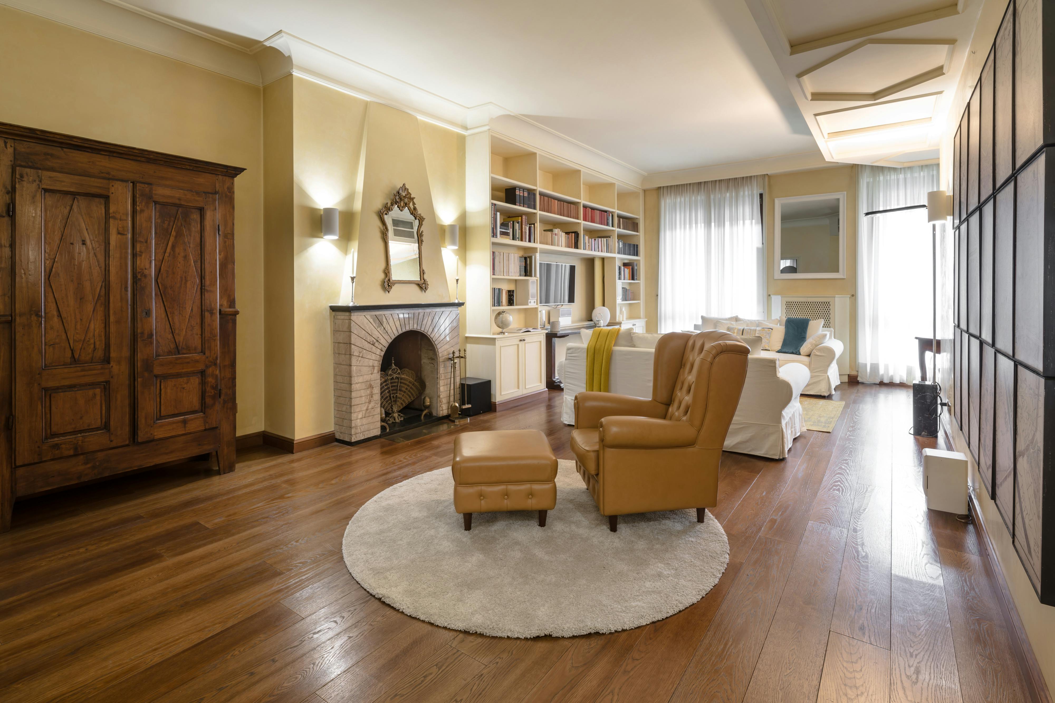 Apartment for rent for €8,850 per month in Milan, Via Vivaio