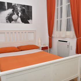 Private room for rent for €600 per month in Barcelona, Carrer de Vila i Vilà