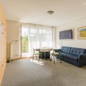 Apartment for rent for €1,490 per month in Berlin, Hildegard-Jadamowitz-Straße