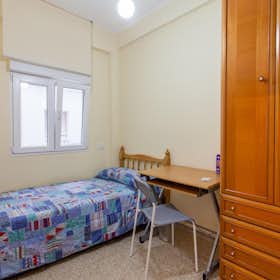 Private room for rent for €280 per month in Valencia, Avinguda de la Malva - Rosa